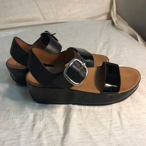 Fitflop black patent leather sandals, size 5.